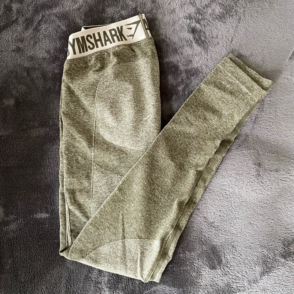 GYMSHARK | Flex Mid-Rise Leggings - Khaki - Picture 2 of 6